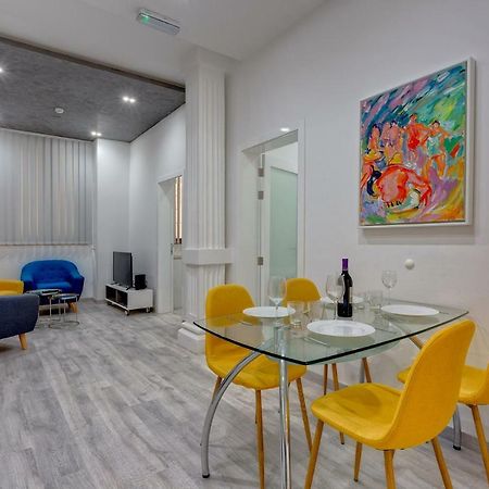 Stylish 3Br Apartment, Fantastic Location In Слима Экстерьер фото