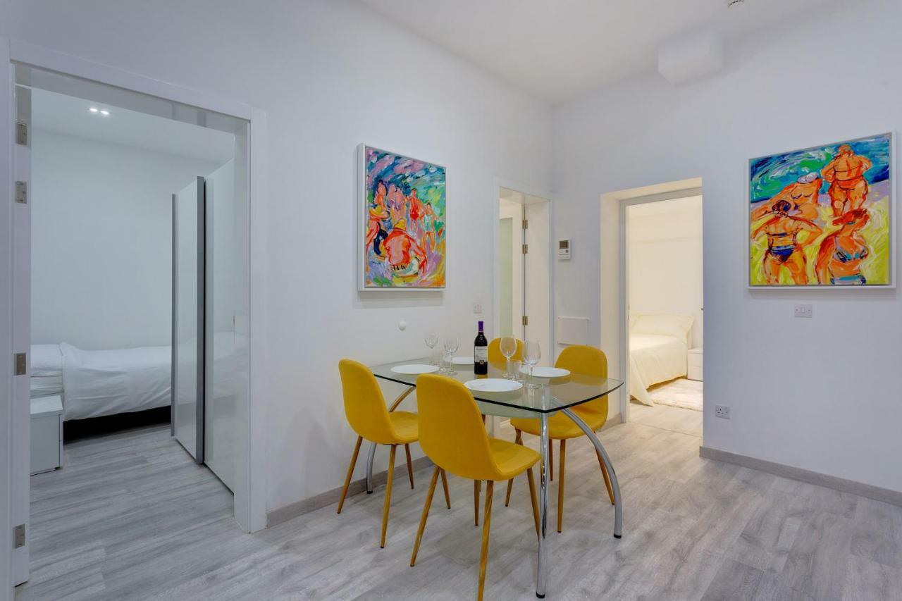 Stylish 3Br Apartment, Fantastic Location In Слима Экстерьер фото