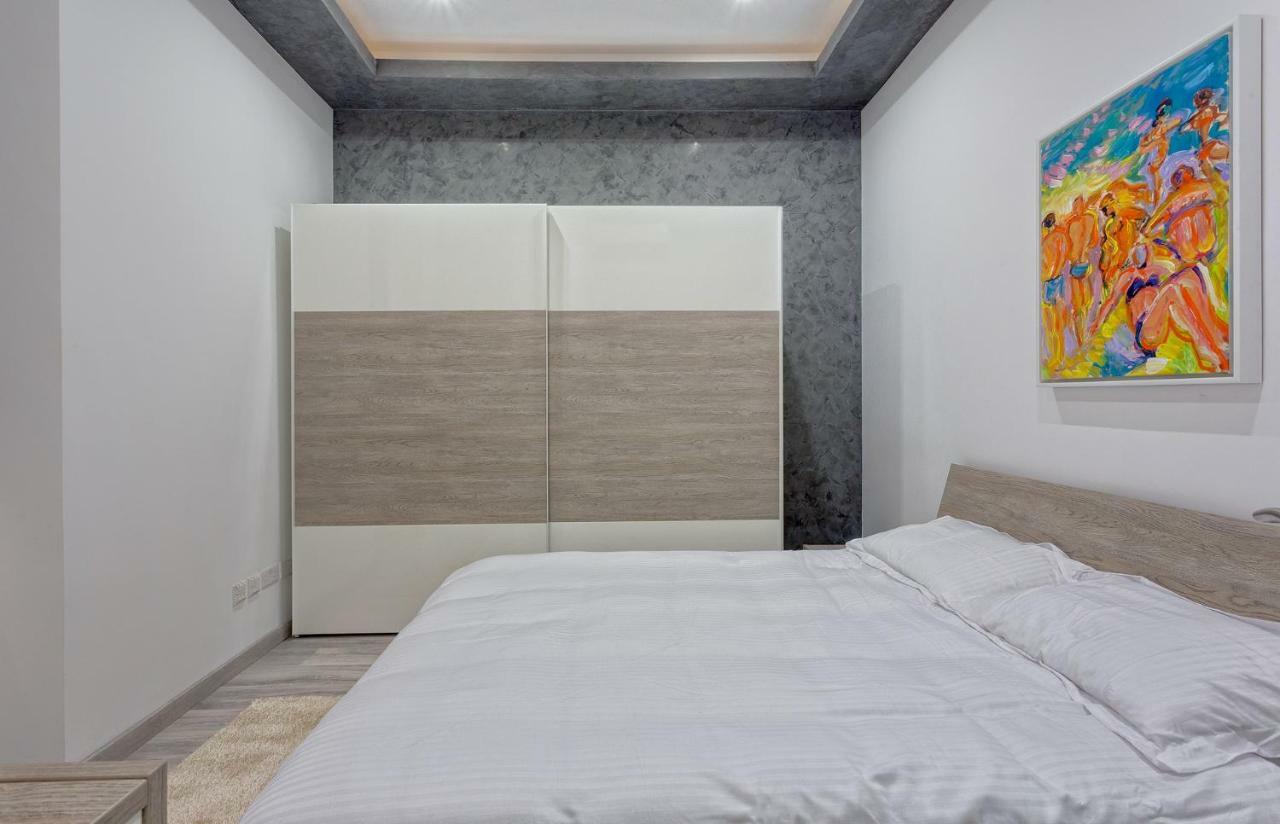 Stylish 3Br Apartment, Fantastic Location In Слима Экстерьер фото