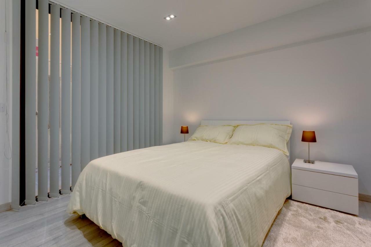 Stylish 3Br Apartment, Fantastic Location In Слима Экстерьер фото