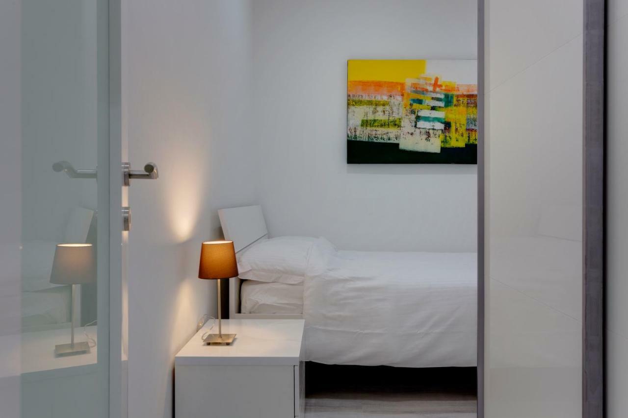 Stylish 3Br Apartment, Fantastic Location In Слима Экстерьер фото